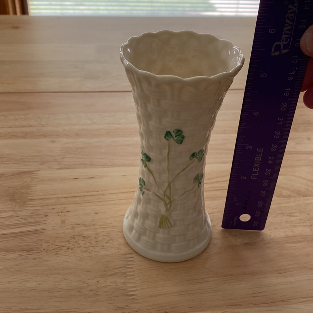 Vase Belleek perfect condition - Picture 4 of 4